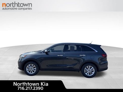 Used 2020 Kia Sorento LX FWD image 9