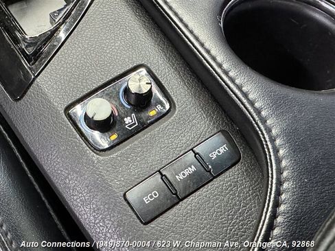 Used 2017 Toyota Avalon Limited w/ Carpet Mat Package image 15