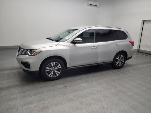 Used 2020 Nissan Pathfinder SL image 2