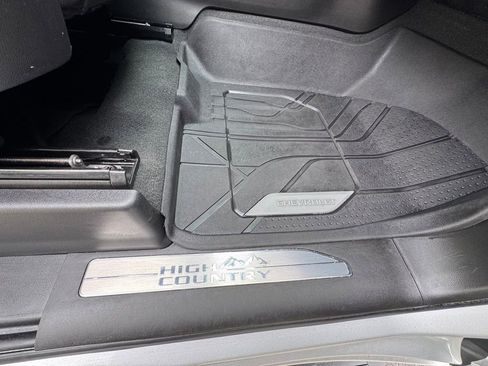 Used 2022 Chevrolet Silverado 2500 High Country w/ Z71 Off-Road Package image 40