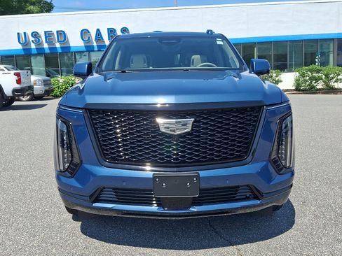 Certified 2026 Cadillac Escalade Platinum Sport AWD/4WD image 2