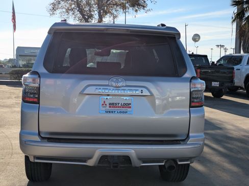 Used 2022 Toyota 4Runner TRD Sport AWD/4WD image 4