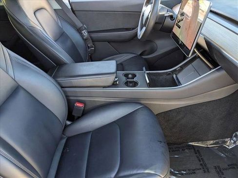 Used 2021 Tesla Model Y Long Range image 19