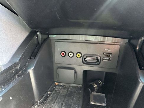 Used 2013 Ford Explorer XLT image 23