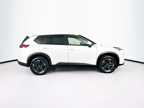 Used 2025 Nissan Rogue SV image 10