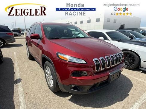 Used 2016 Jeep Cherokee Latitude w/ Cold Weather Group AWD/4WD image 1