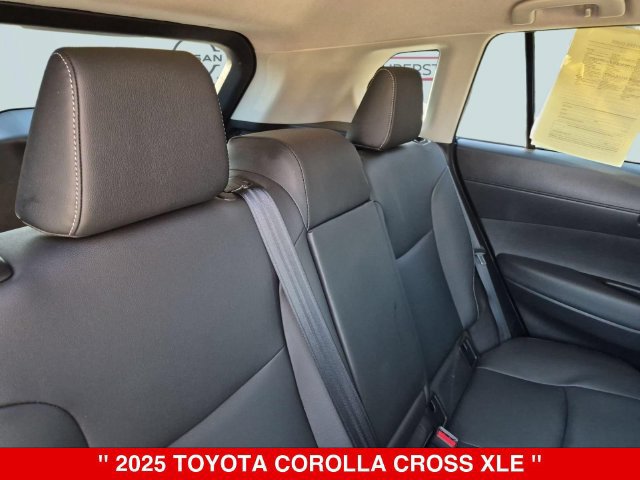 Used 2025 Toyota Corolla Cross XLE AWD/4WD image 33