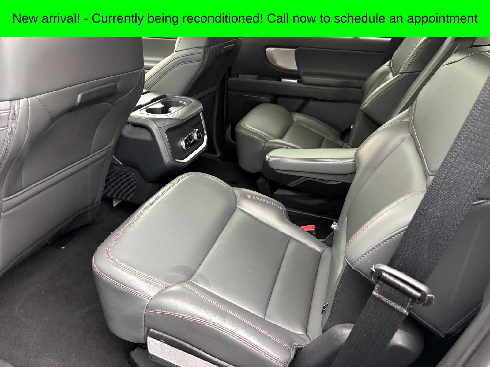 Used 2025 Ford Expedition Active AWD/4WD image 8