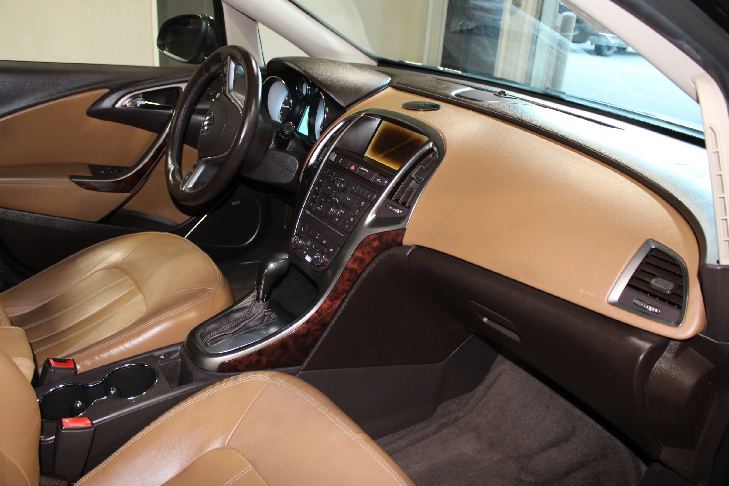 Used 2013 Buick Verano Leather FWD image 28