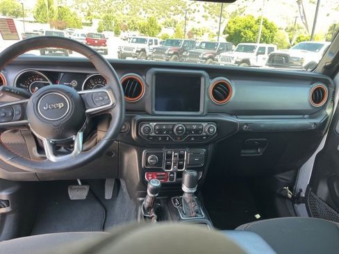 Used 2023 Jeep Gladiator Mojave w/ Cold Weather Group image 19