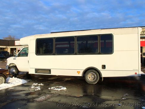Used 2016 Ford E-450 and Econoline 450 Super Duty w/ Shuttle Bus Prep Package image 26