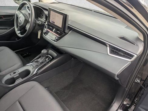 Used 2025 Toyota Corolla LE image 19
