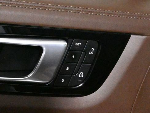 Used 2022 Porsche Cayenne GTS image 33