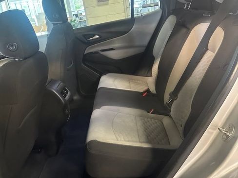 Used 2019 Chevrolet Equinox LS w/ LS Convenience Package FWD image 6