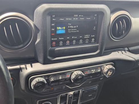 Used 2018 Jeep Wrangler Unlimited Sport S AWD/4WD image 8