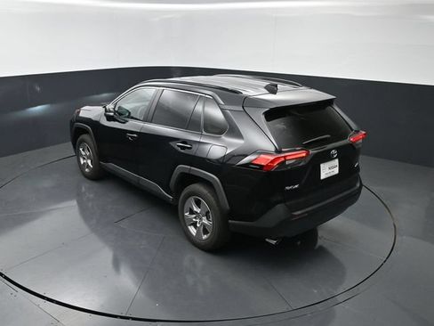 Used 2025 Toyota RAV4 XLE FWD image 15