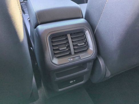 Used 2024 Volkswagen Taos SE image 20