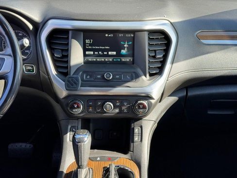 Used 2018 GMC Acadia SLE image 13