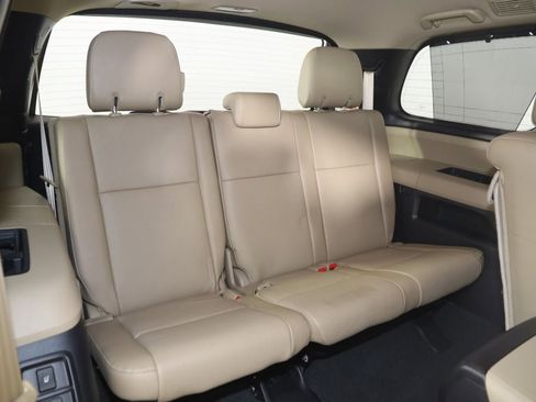 Used 2020 Toyota Sequoia Platinum AWD/4WD image 17