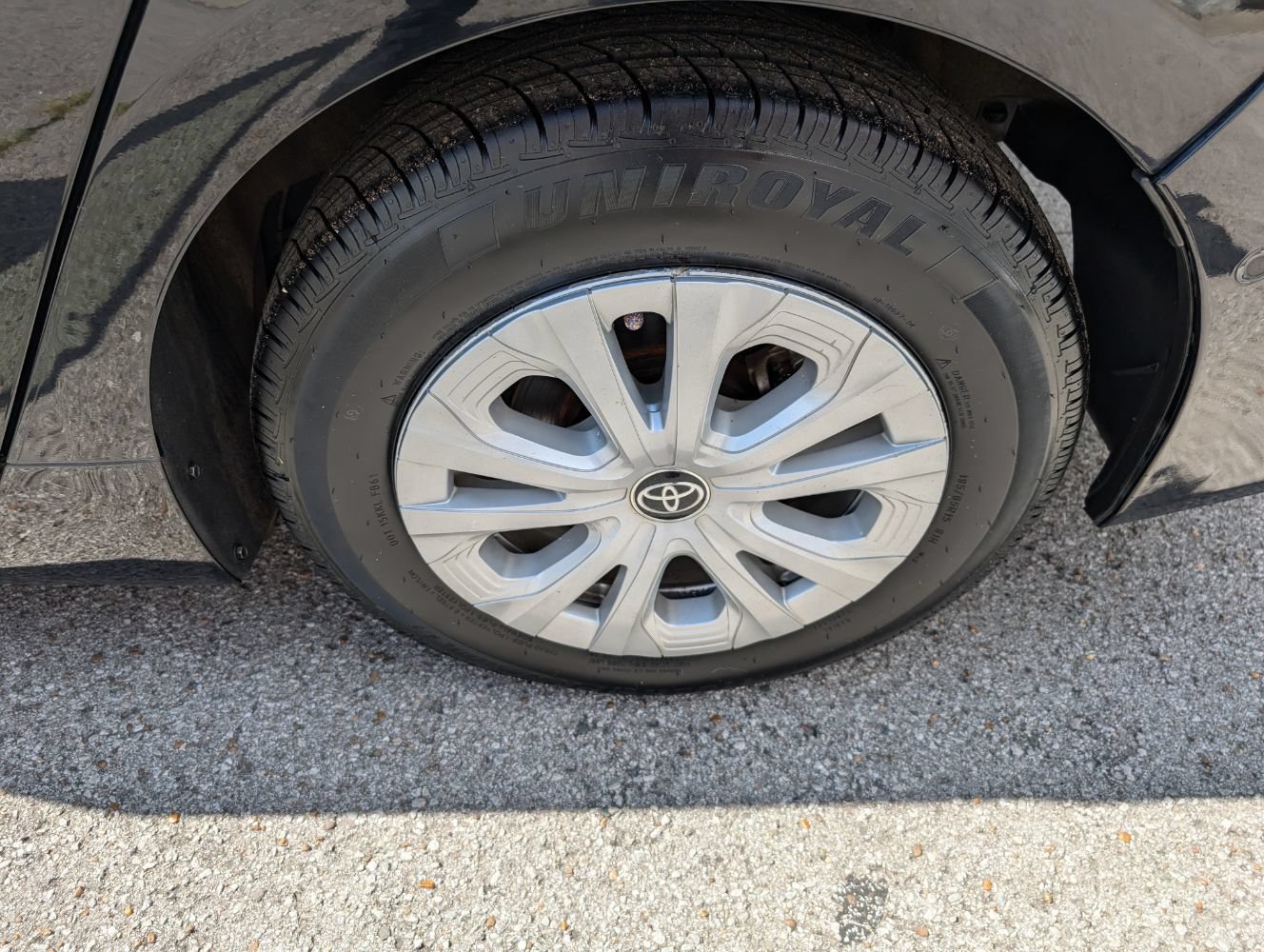 Used 2021 Toyota Prius LE FWD image 26