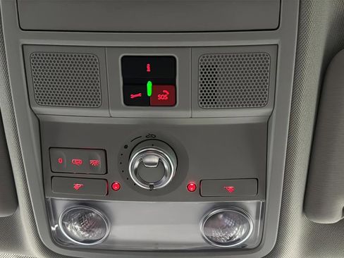 Used 2020 Volkswagen Passat 2.0T R-Line image 32