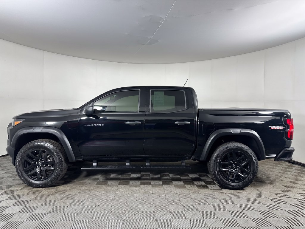 Used 2024 Chevrolet Colorado Trail Boss w/ Advanced Trailering Package AWD/4WD image 2
