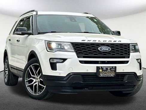 Used 2018 Ford Explorer Sport w/ Equipment Group 401A AWD/4WD image 2