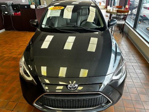 Used 2020 Toyota Yaris XLE FWD image 68