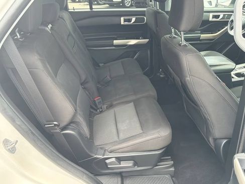 Used 2023 Ford Explorer XLT RWD image 15