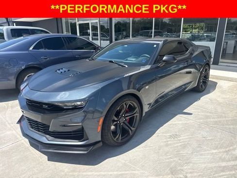 Used 2019 Chevrolet Camaro SS RWD image 8