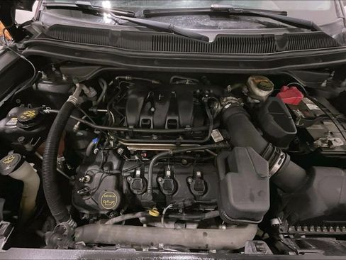 Used 2018 Ford Explorer XLT w/ XLT Appearance Package image 30