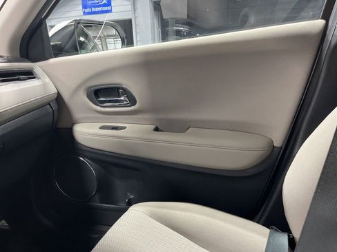 Used 2018 Honda HR-V EX image 22