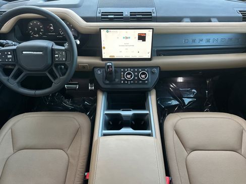 Used 2025 Land Rover Defender 110 V8 image 3