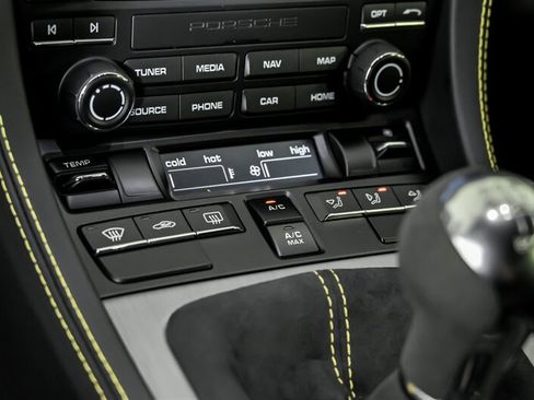 Used 2020 Porsche 718 Cayman GT4 RWD image 31