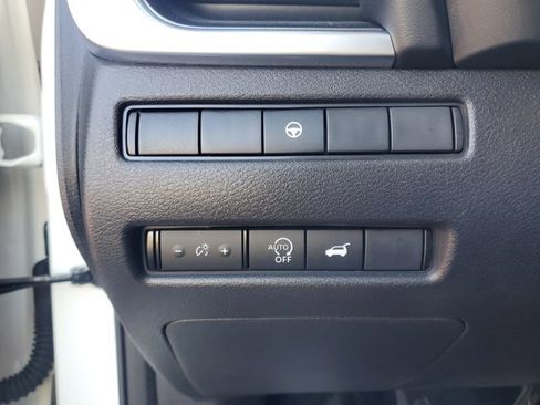 Used 2023 Nissan Rogue SV w/ SV Premium B Package image 21