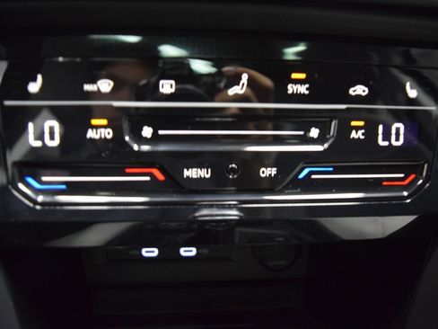 New 2025 Volkswagen Taos SE image 12