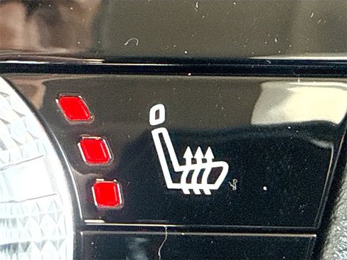 New 2025 Mitsubishi Outlander SE image 21