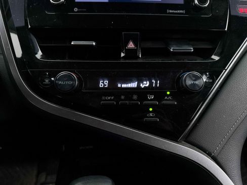 Used 2022 Toyota Camry SE FWD image 21