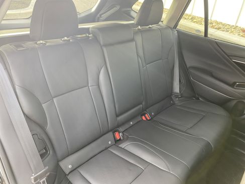 Used 2025 Subaru Outback Limited image 20