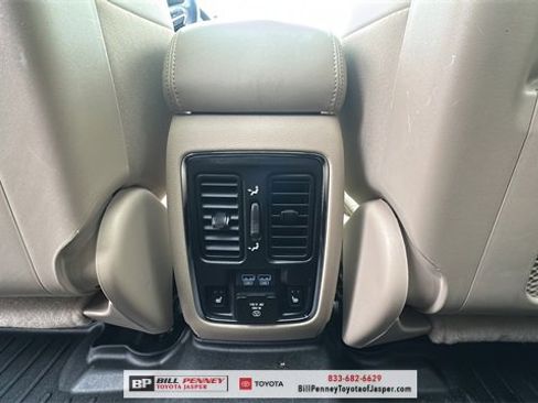 Used 2019 Jeep Grand Cherokee Limited w/ Luxury Group II image 14