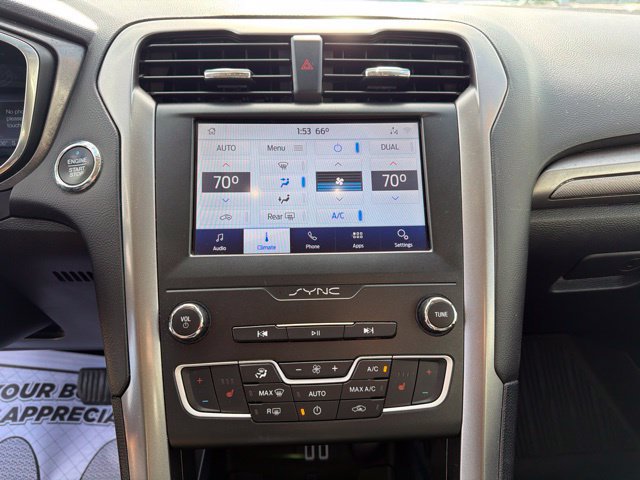 Used 2020 Ford Fusion SE AWD/4WD image 19