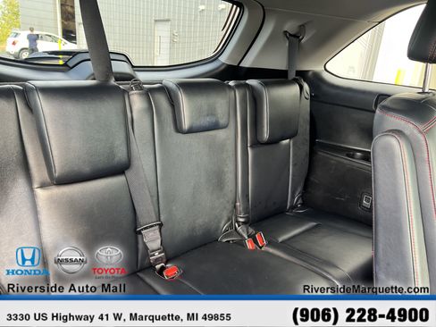 Used 2019 Toyota Highlander AWD V6 image 27