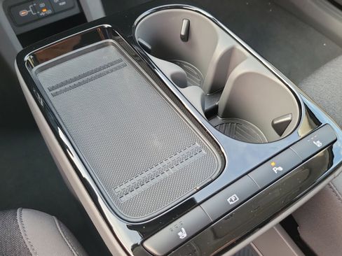 Certified 2025 Hyundai Ioniq 5 SE image 14