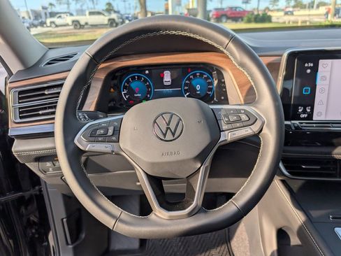 New 2026 Volkswagen Atlas SE image 15