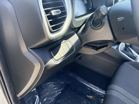 Certified 2026 Hyundai Venue SEL FWD image 18