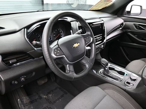 Used 2023 Chevrolet Traverse LT image 10