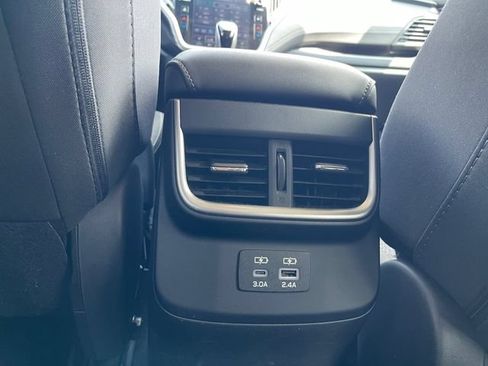 Used 2025 Subaru Outback Premium AWD/4WD image 18