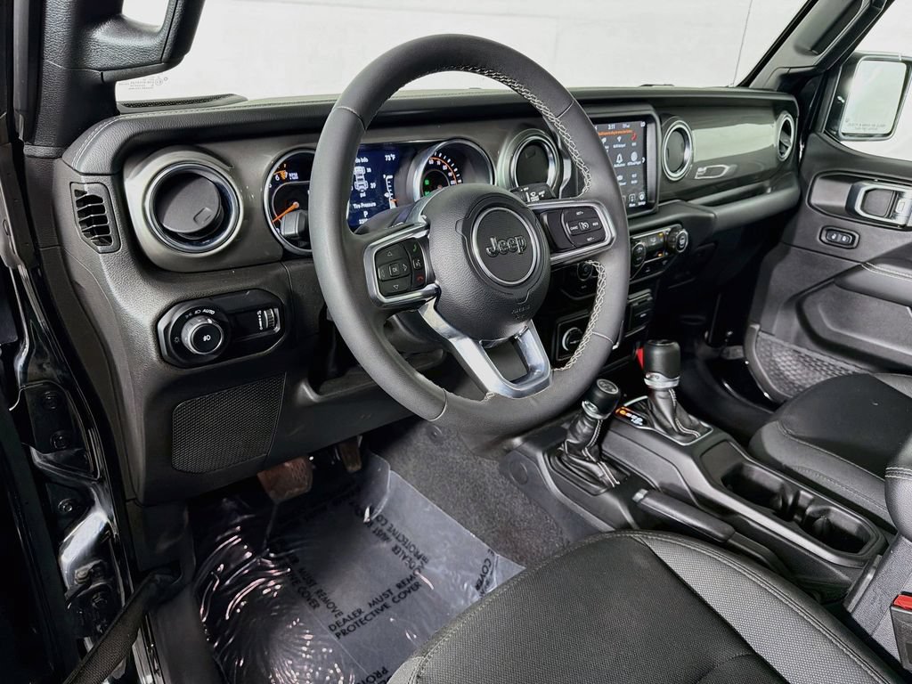 Used 2023 Jeep Wrangler Unlimited Sahara AWD/4WD image 9