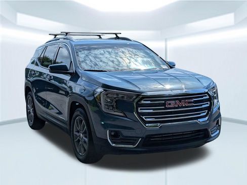 Used 2024 GMC Terrain SLT w/ LPO, Floor Liner Package AWD/4WD image 8