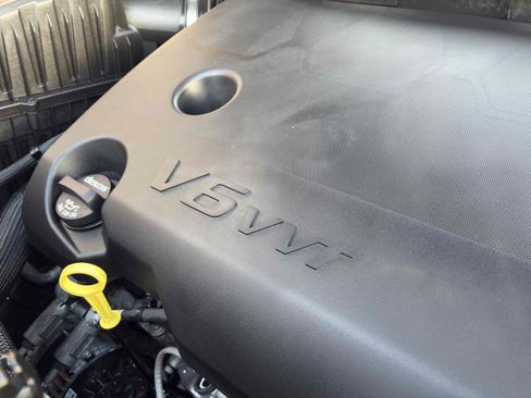 Used 2022 Chevrolet Traverse LS FWD image 66